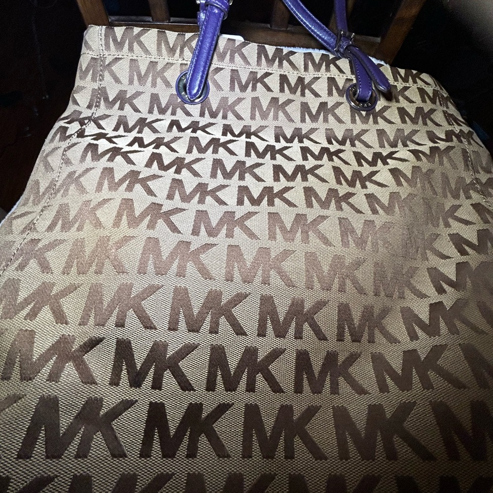 Pre-Owned Authentic Michael Kors Purse